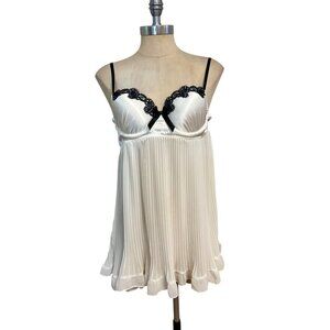 Linea Donatella White Pleated Babydoll Chemise NWT Medium
